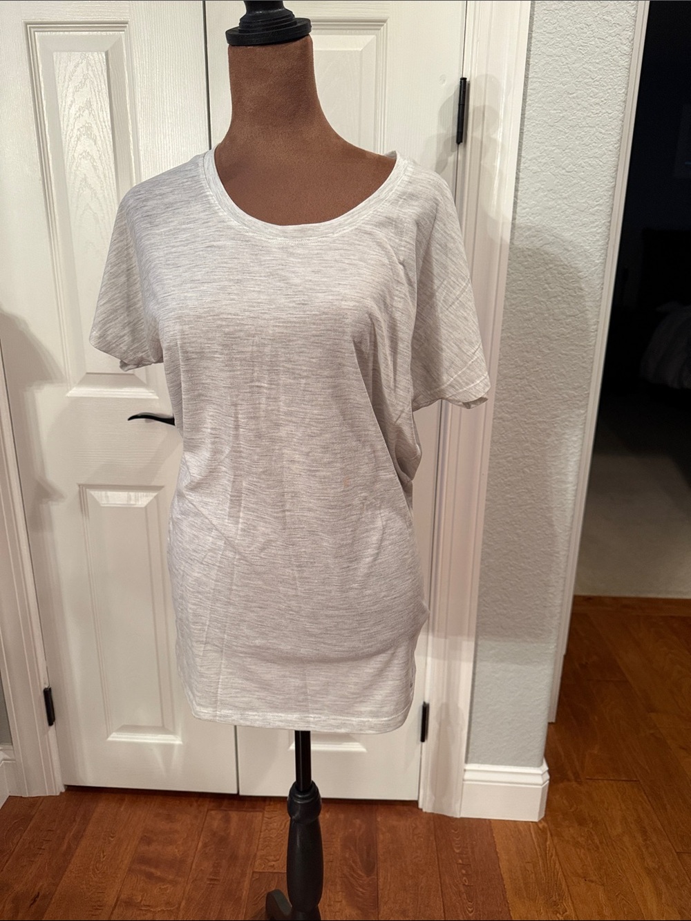 Eddie Bauer Light Gray Scoop Neck Short Sleeve Tee